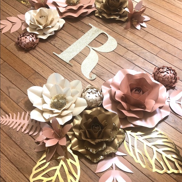 Paper Flower Set - Picture 2 of 12